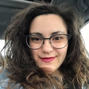 Meet your Posher, Chloe